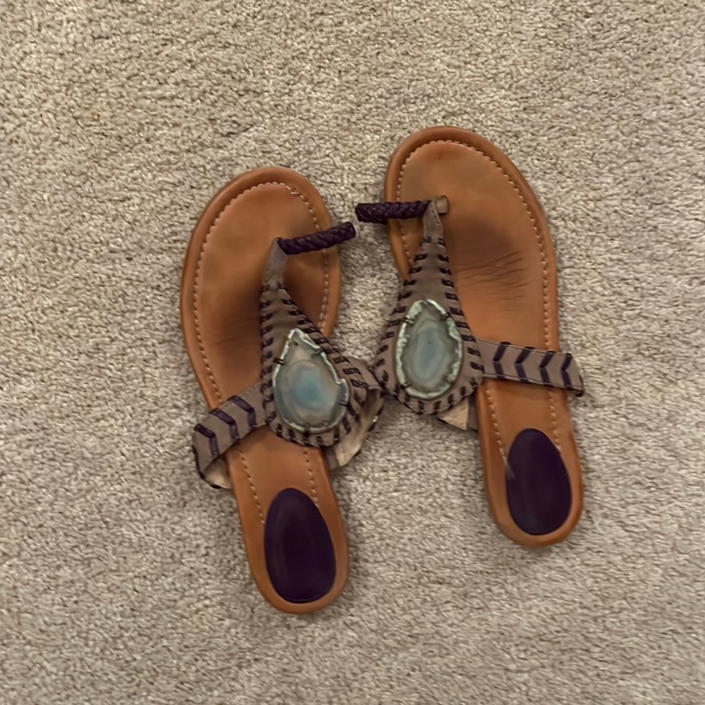Leather flip flops sandals with design size 8/8.5